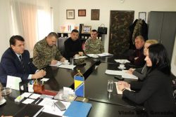 Na sastanku u kasarni Kosova kantonalni i gradski zvaničnici razgovarali o pripremama za obilježavanje ovog značajnog datuma