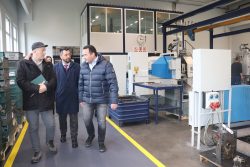 Članovi Vlade predvođeni premijerom Edinom Ćulovom posjetili firmu „Emka Bosnia“ u Vitkovićima