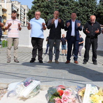 Povodom obilježavanja 33. godišnjice formiranja 1. korpusa Armije RBiH: Odata počast poginulim braniocima
