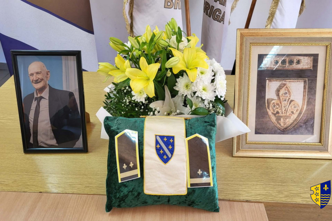 Vječno i s ponosom ćemo pamtiti našeg komandanta Muja Rišljanina, poruka je sa današnje komemoracije